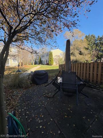 1030 Larson Court, Rochester Hills, MI 48307