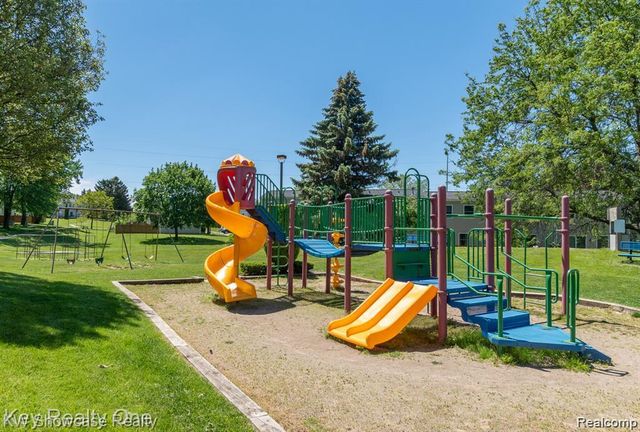 1030 Larson Court, Rochester Hills, MI 48307