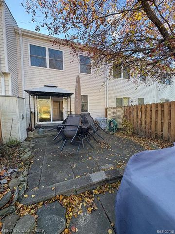 1030 Larson Court, Rochester Hills, MI 48307