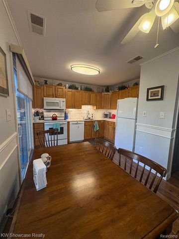 1030 Larson Court, Rochester Hills, MI 48307