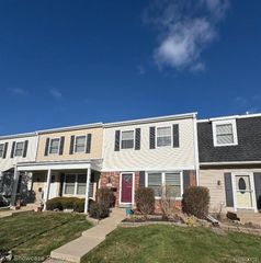 1030 Larson Court, Rochester Hills, MI 48307