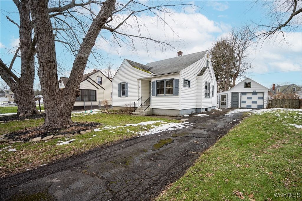 4664 Tomaka Drive, Hamburg, NY 14075