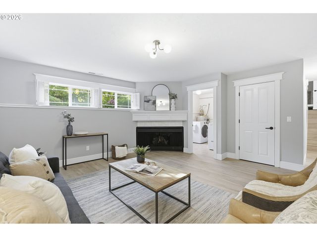 4595 Nw MALHUER Ave, Portland, OR 97229