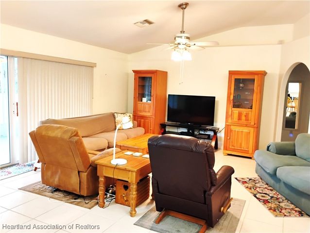 334 Sunshine Avenue, Lake Placid, FL 33852