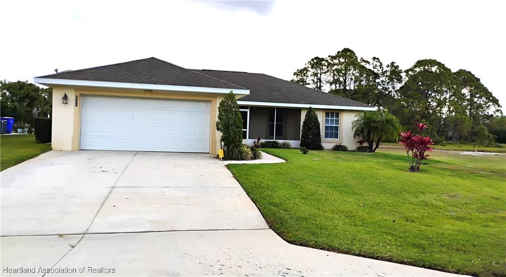334 Sunshine Avenue, Lake Placid, FL 33852
