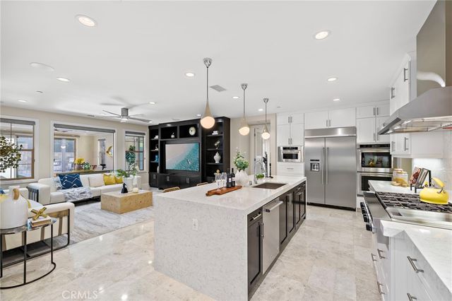 108 Grassblade, Irvine, CA 92618