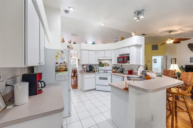 10090 SW 78TH COURT, Ocala, FL 34476