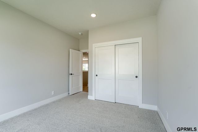 20605 Woodridge Drive, Gretna, NE 68028