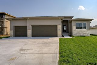 20605 Woodridge Drive, Gretna, NE 68028