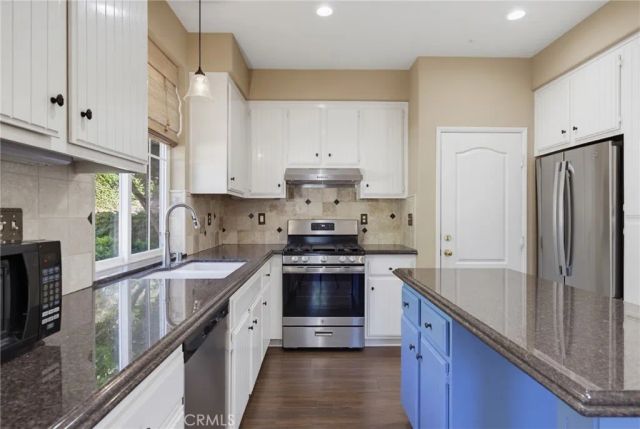 28148 Cabrillo Lane, Valencia, CA 91354