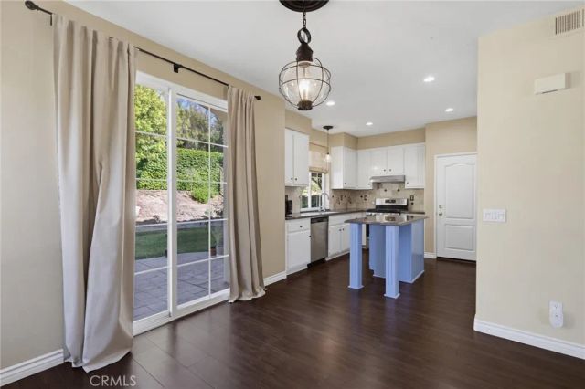 28148 Cabrillo Lane, Valencia, CA 91354
