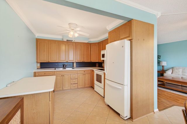 3007 Yarmouth A, Boca Raton, FL 33434