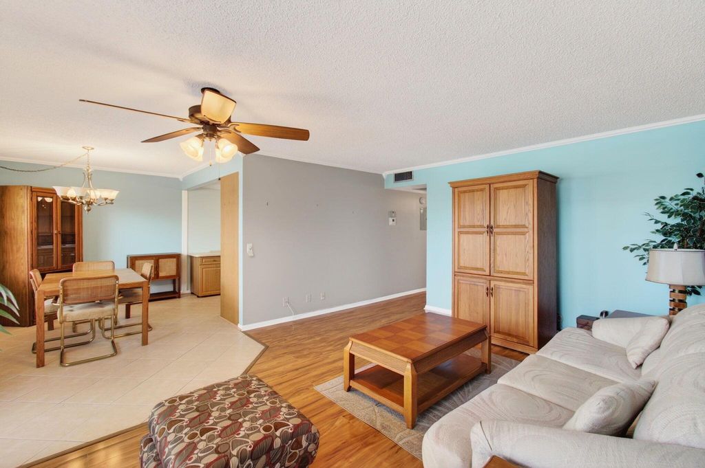 3007 Yarmouth A, Boca Raton, FL 33434