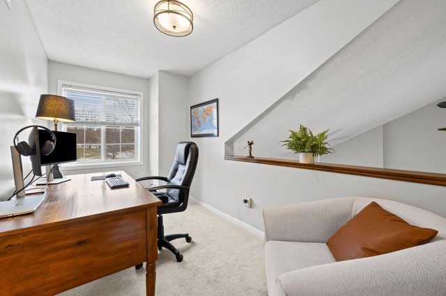 468 Heartland Court, Chanhassen, MN 55317