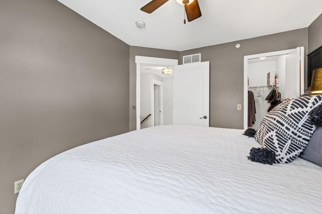 468 Heartland Court, Chanhassen, MN 55317