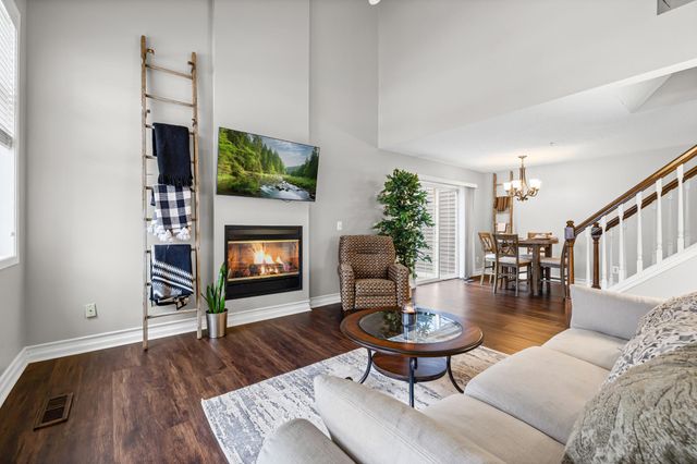 468 Heartland Court, Chanhassen, MN 55317