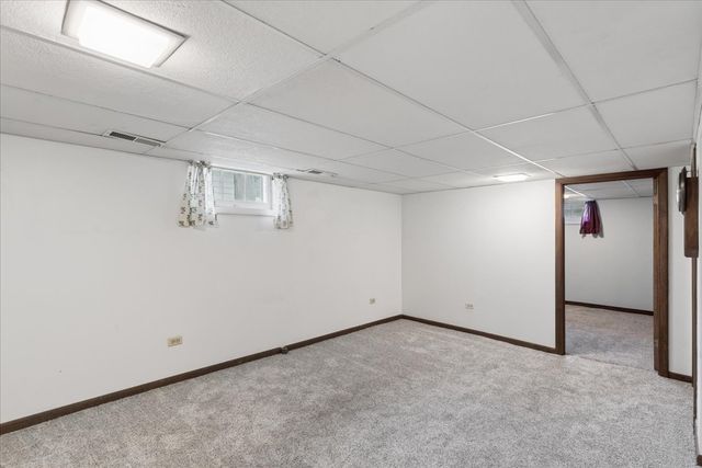 802 Kirkwood Avenue, Winthrop Harbor, IL 60096