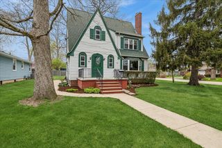 802 Kirkwood Avenue, Winthrop Harbor, IL 60096
