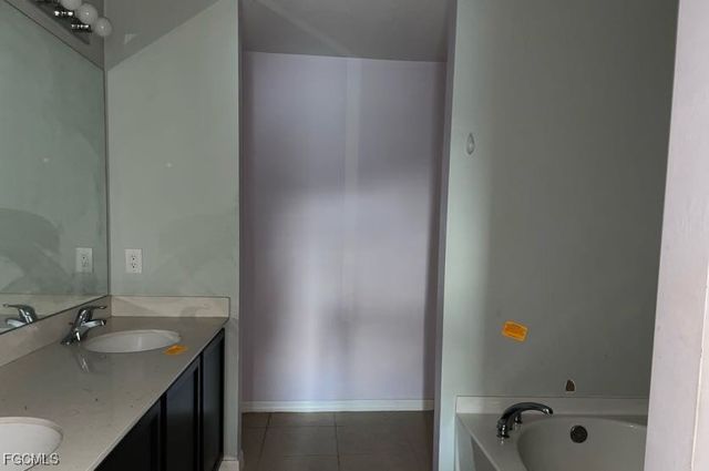 815 Lystra AVE, Fort Myers, FL 33913