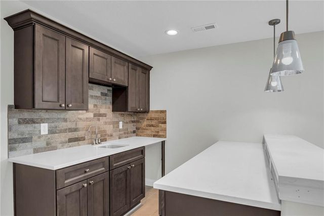 12501 Parkview Avenue, Kansas City, KS 66109