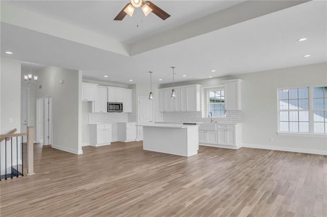 12501 Parkview Avenue, Kansas City, KS 66109