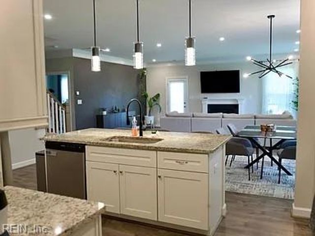 121 Matt LN, Virginia Beach, VA 23454