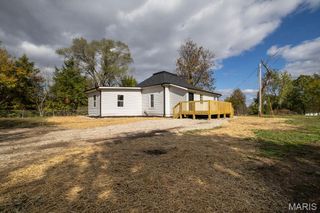 18042 Highway 32, Lebanon, MO 65536