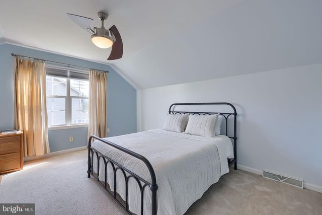 2021 ASLAN DR, York, PA 17404