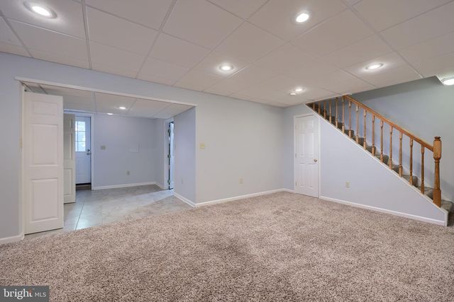 2021 ASLAN DR, York, PA 17404