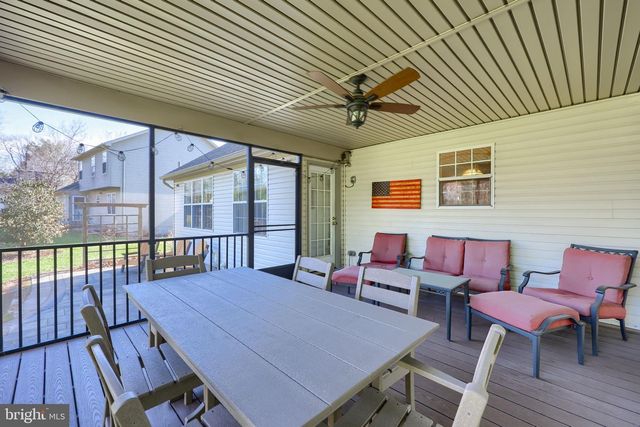 2021 ASLAN DR, York, PA 17404