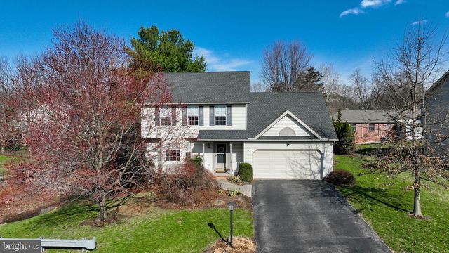 2021 ASLAN DR, York, PA 17404