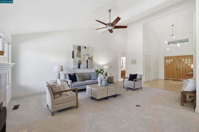 2652 Bridle Ln, Walnut Creek, CA 94596