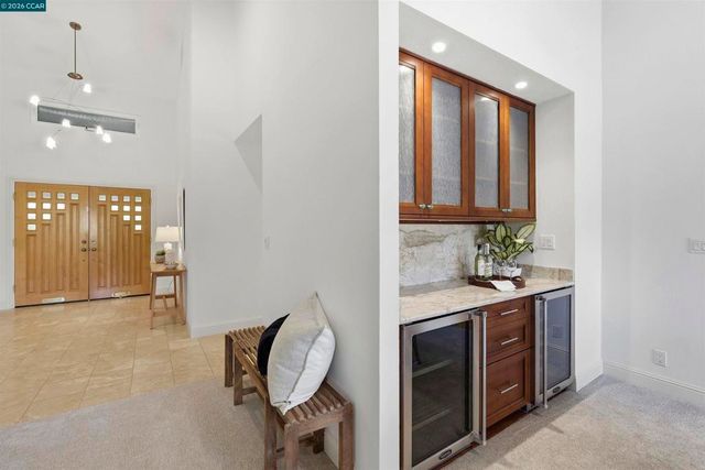 2652 Bridle Ln, Walnut Creek, CA 94596