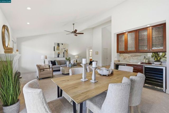 2652 Bridle Ln, Walnut Creek, CA 94596
