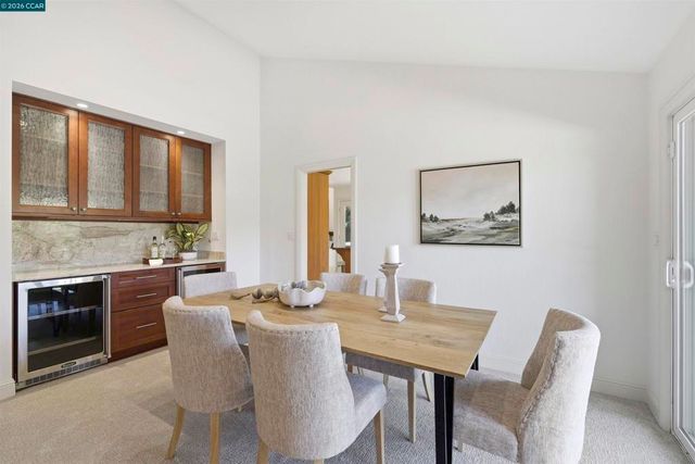 2652 Bridle Ln, Walnut Creek, CA 94596