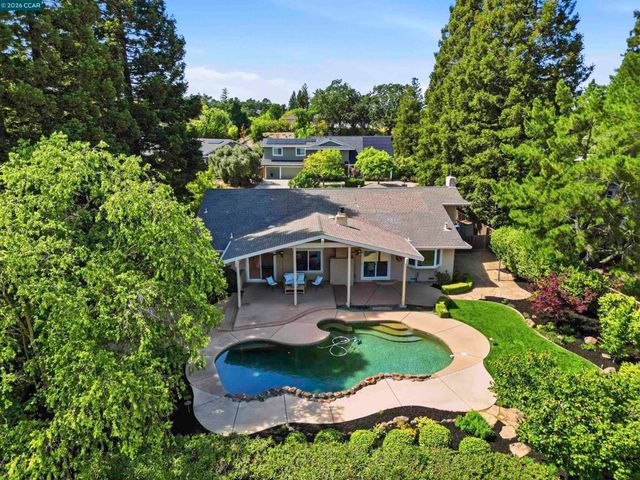 2652 Bridle Ln, Walnut Creek, CA 94596