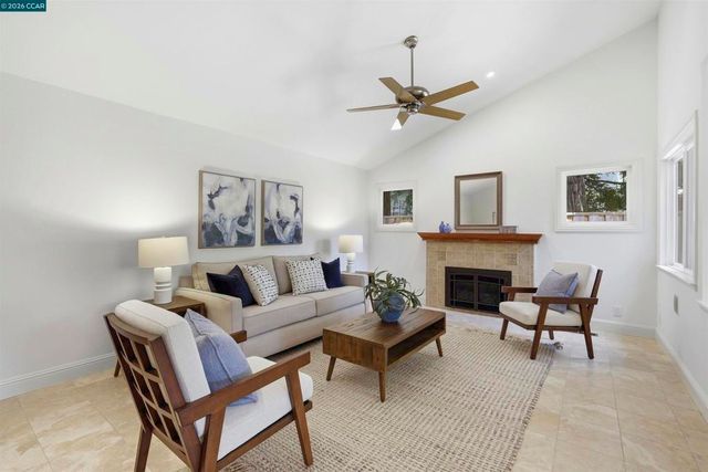 2652 Bridle Ln, Walnut Creek, CA 94596