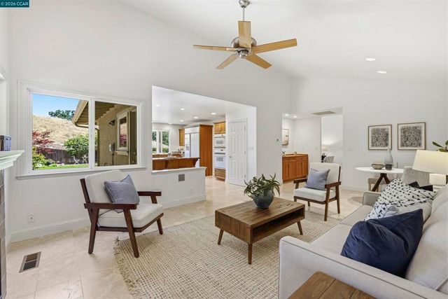 2652 Bridle Ln, Walnut Creek, CA 94596