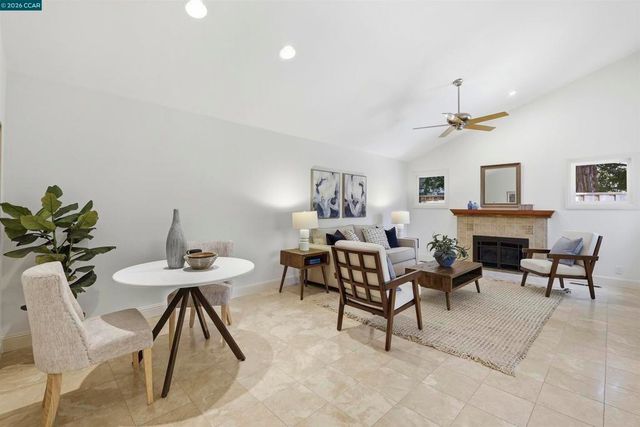 2652 Bridle Ln, Walnut Creek, CA 94596
