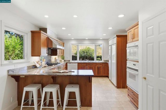 2652 Bridle Ln, Walnut Creek, CA 94596