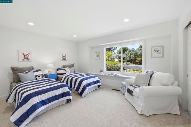 2652 Bridle Ln, Walnut Creek, CA 94596