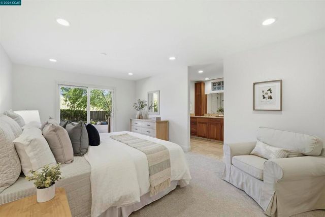 2652 Bridle Ln, Walnut Creek, CA 94596