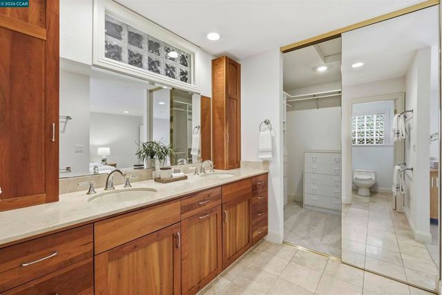 2652 Bridle Ln, Walnut Creek, CA 94596
