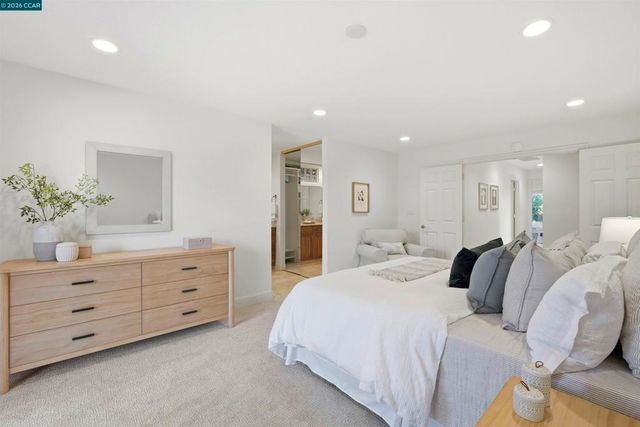 2652 Bridle Ln, Walnut Creek, CA 94596