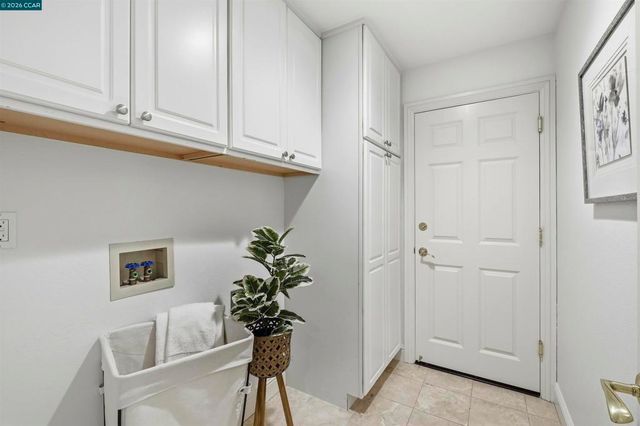 2652 Bridle Ln, Walnut Creek, CA 94596