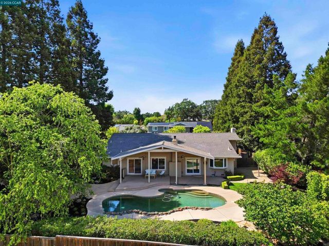 2652 Bridle Ln, Walnut Creek, CA 94596