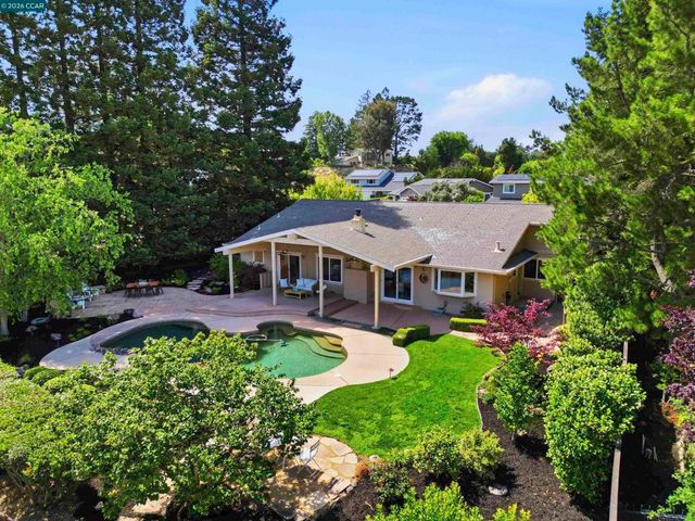 2652 Bridle Ln, Walnut Creek, CA 94596