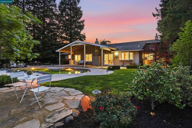 2652 Bridle Ln, Walnut Creek, CA 94596