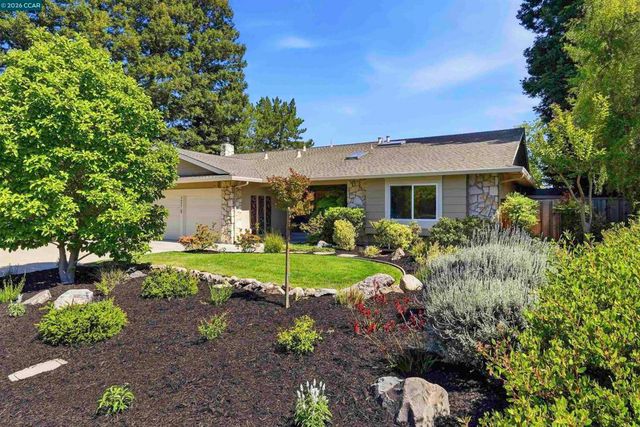 2652 Bridle Ln, Walnut Creek, CA 94596