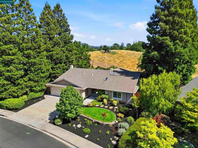 2652 Bridle Ln, Walnut Creek, CA 94596
